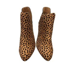 Bamboo leopard print ankle booties, possibly made of faux suede size 7.5
